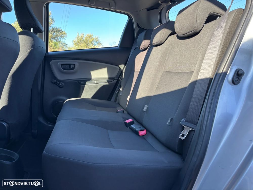 Toyota Yaris 1.4 D-4D ACtive+AC - 6