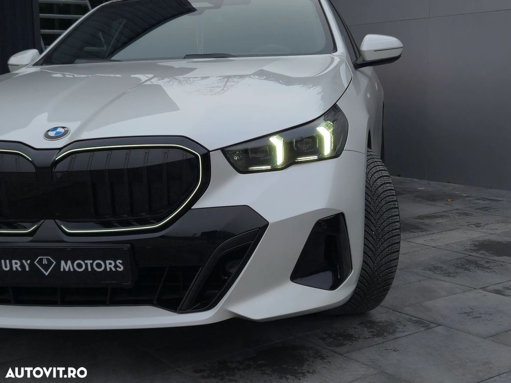 BMW Seria 5 520i Aut. M Sport Edition - 38