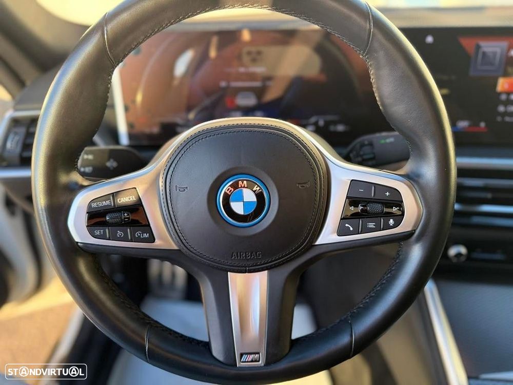 BMW i4 eDrive40 Desportiva M - 17
