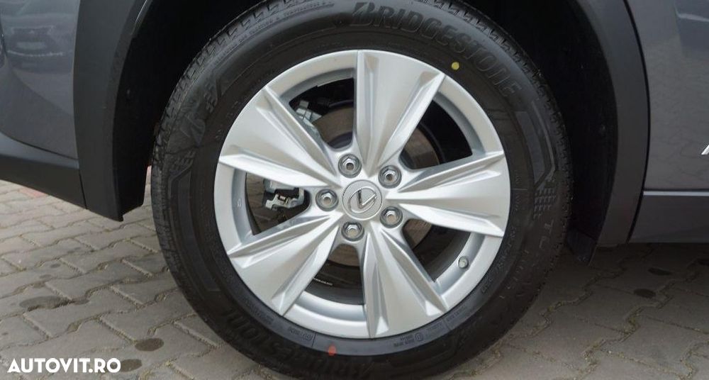 Lexus UX 250h FWD Business - 12