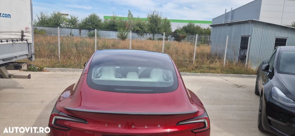 Tesla Model 3 2024 photo 5