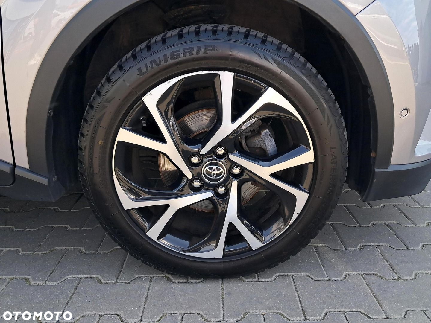 Toyota C-HR 1.2 T Dynamic - 9