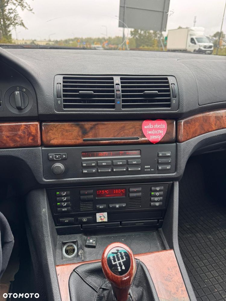 BMW Seria 5 520i - 6