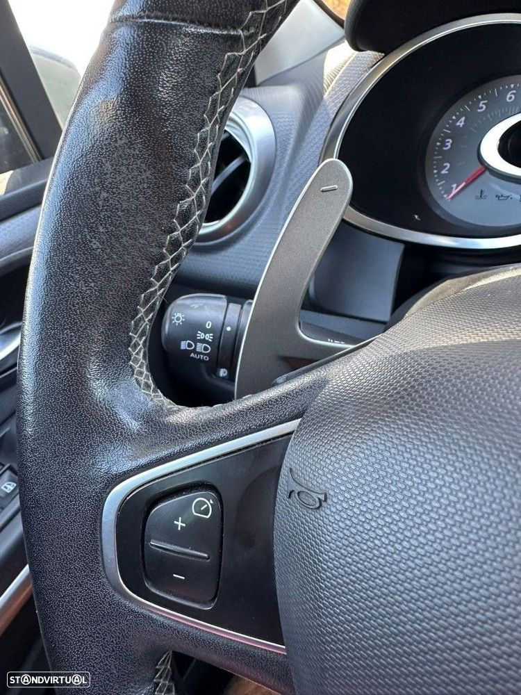 Renault Clio Sport Tourer 1.2 TCE GT EDC - 28