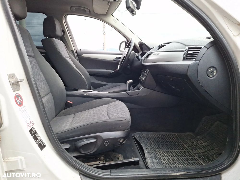 BMW X1 xDrive18d - 10