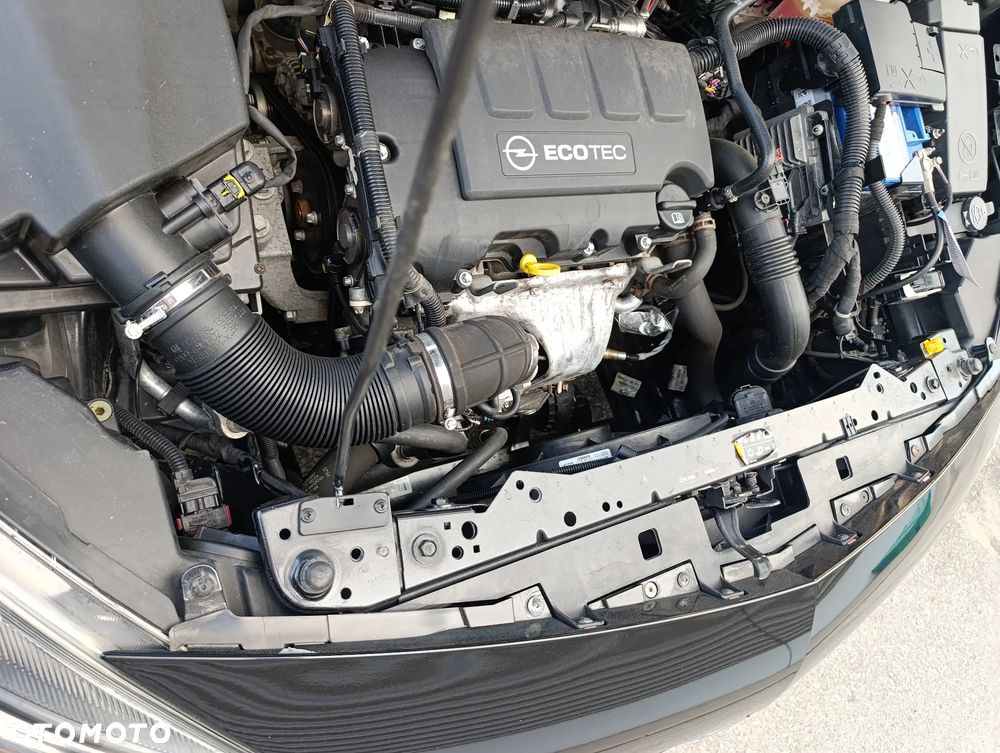 Opel Astra 1.4 Turbo Exklusiv - 39