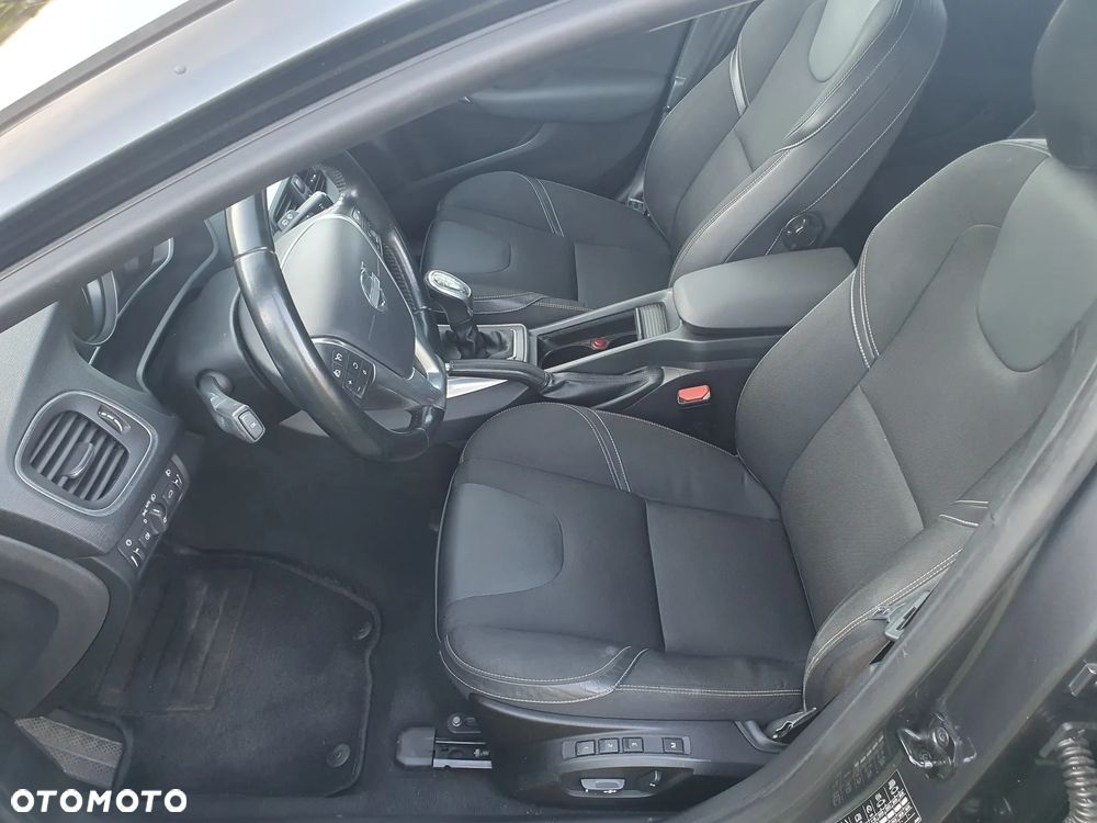 Volvo V40 - 20