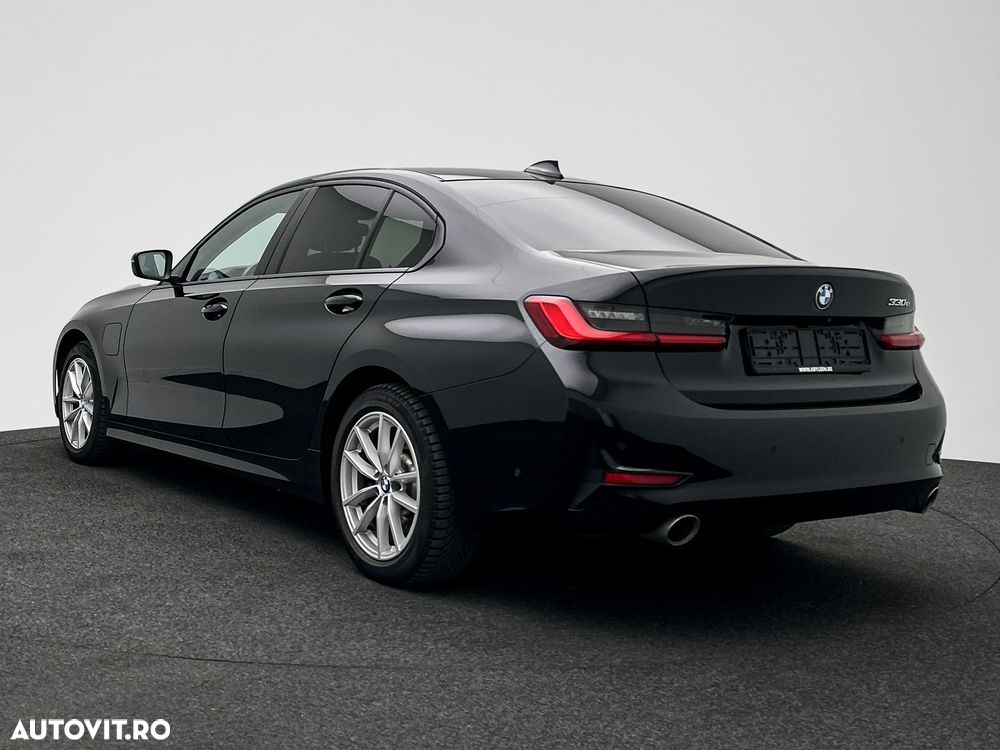BMW Seria 3 330e AT PHEV - 8