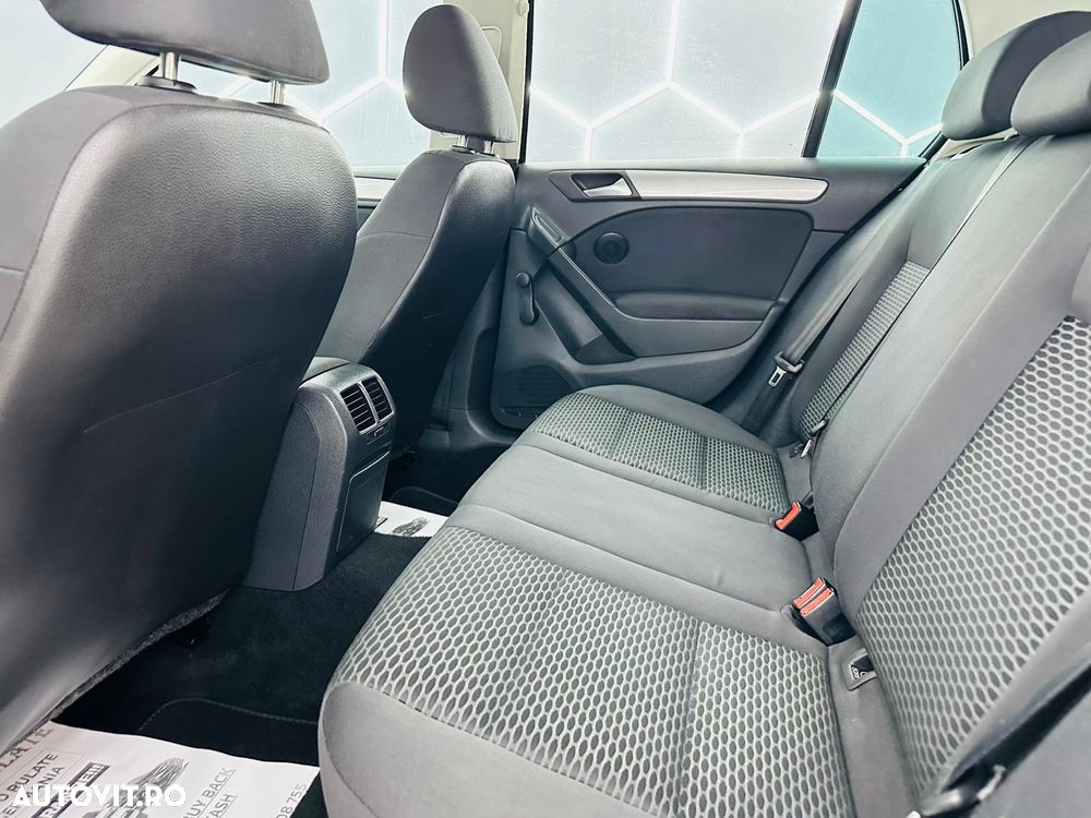 Volkswagen Golf 1.6 TDI DPF BlueMotion - 15