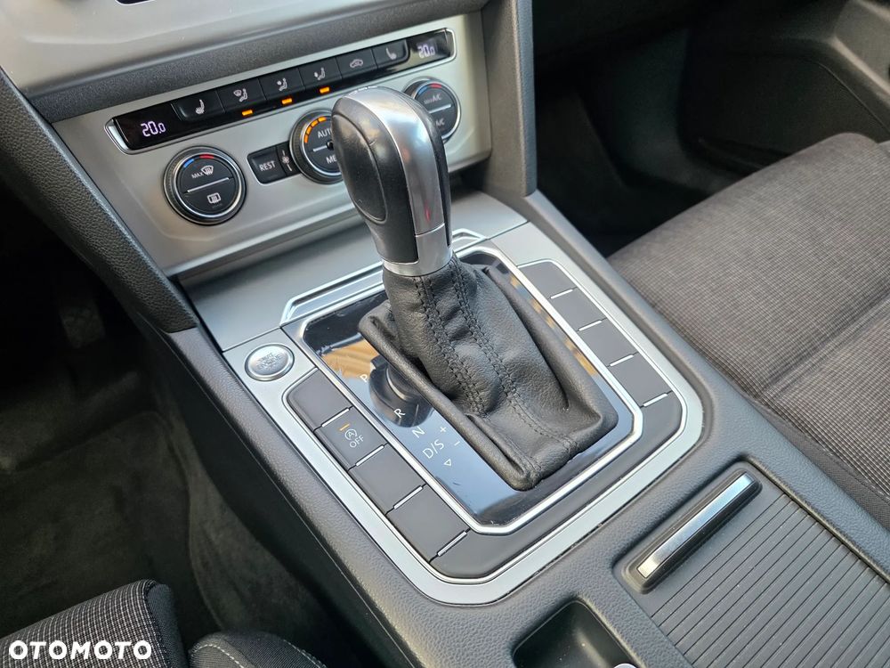 Volkswagen Passat 2.0 TDI BMT Comfortline DSG - 23