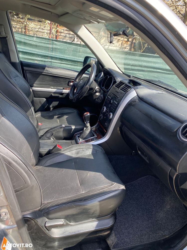 Suzuki Grand Vitara 1.9 DDiS Comfort + DPF Family - 4
