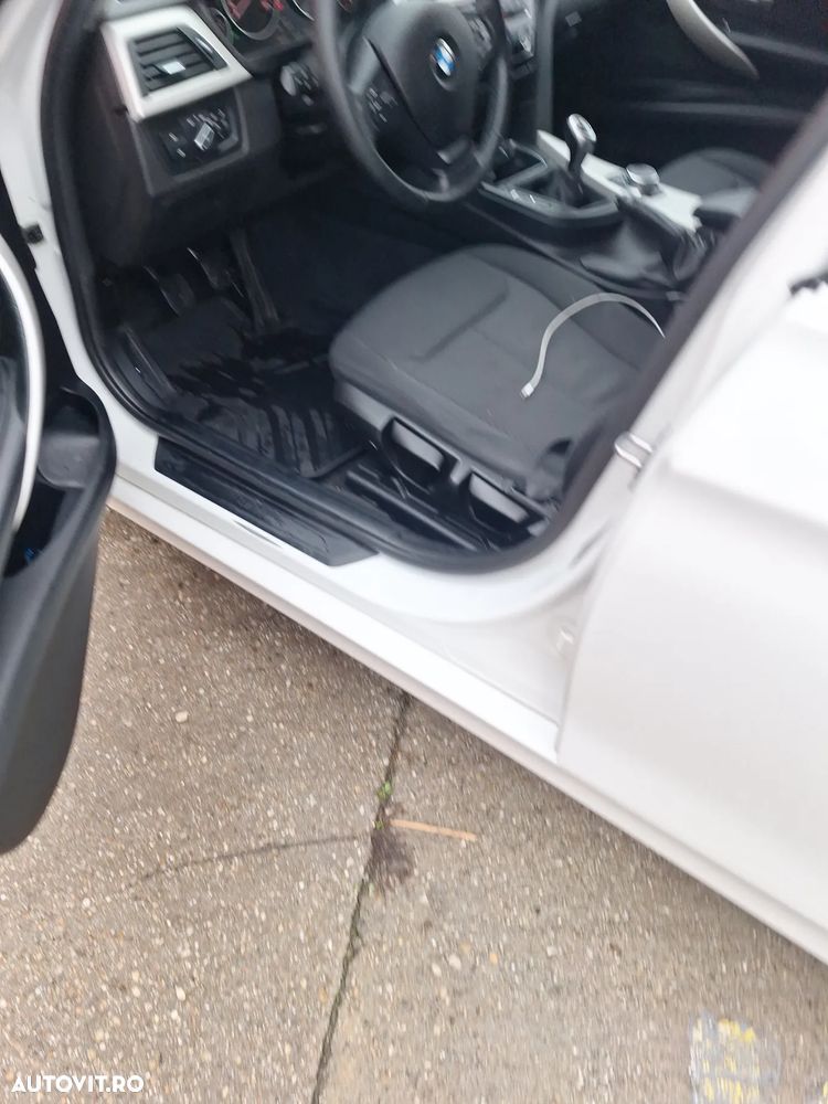 BMW Seria 3 316d Touring Modern Line - 11