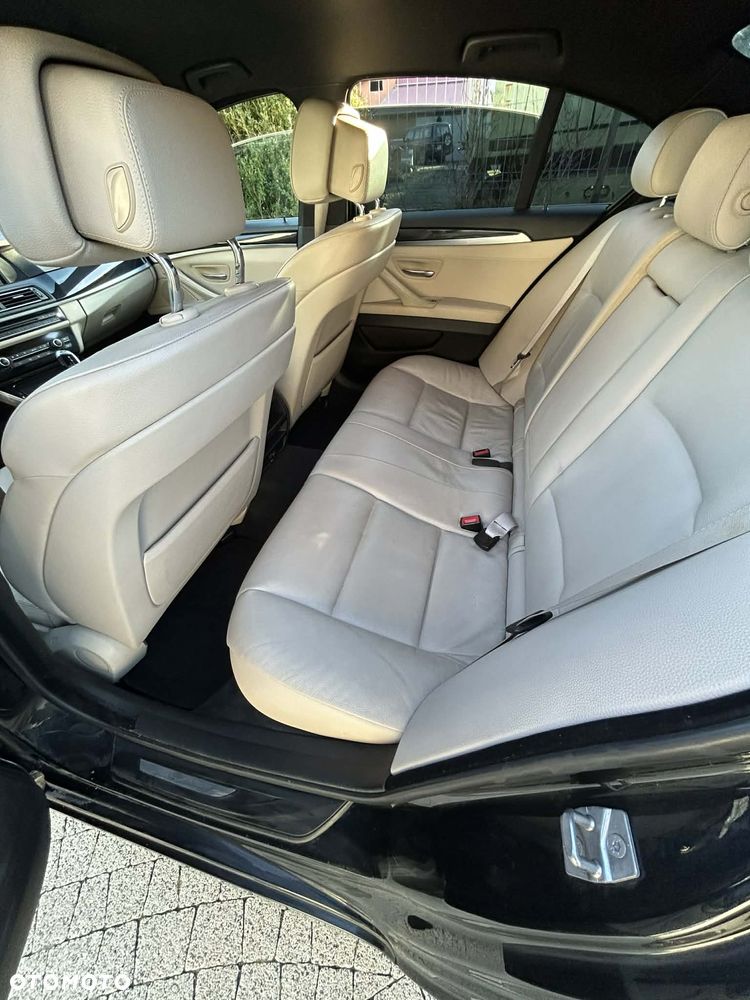 BMW Seria 5 525d Luxury Line - 16