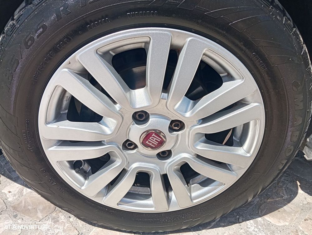 Fiat Punto 1.2 Lounge S&S - 5