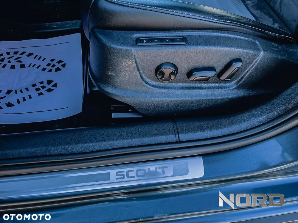 Skoda Octavia Combi 2.0 TDI 4x4 DSG Scout - 11