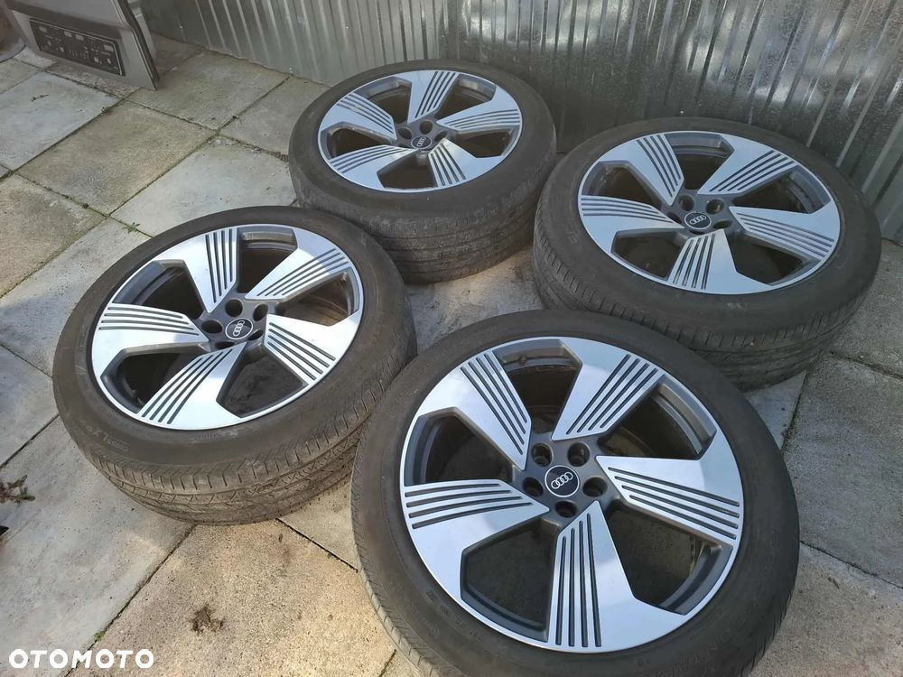 KOŁA ALUFELGI FELGI ALUMINIOWE AUDI R21 E-TRON ETRON 4KE 4KE601025F 9,5J x 21H2 ET36 Q7 Q8 SQ7 SQ8 IDEALNE - 2