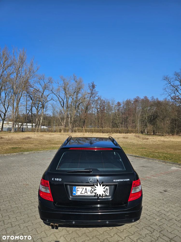 Mercedes-Benz Klasa C 180 T Kompressor BlueEFFICIENCY Avantgarde - 4