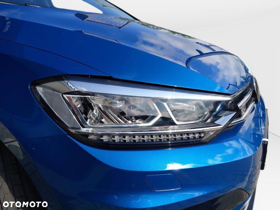 Volkswagen Touran - 11