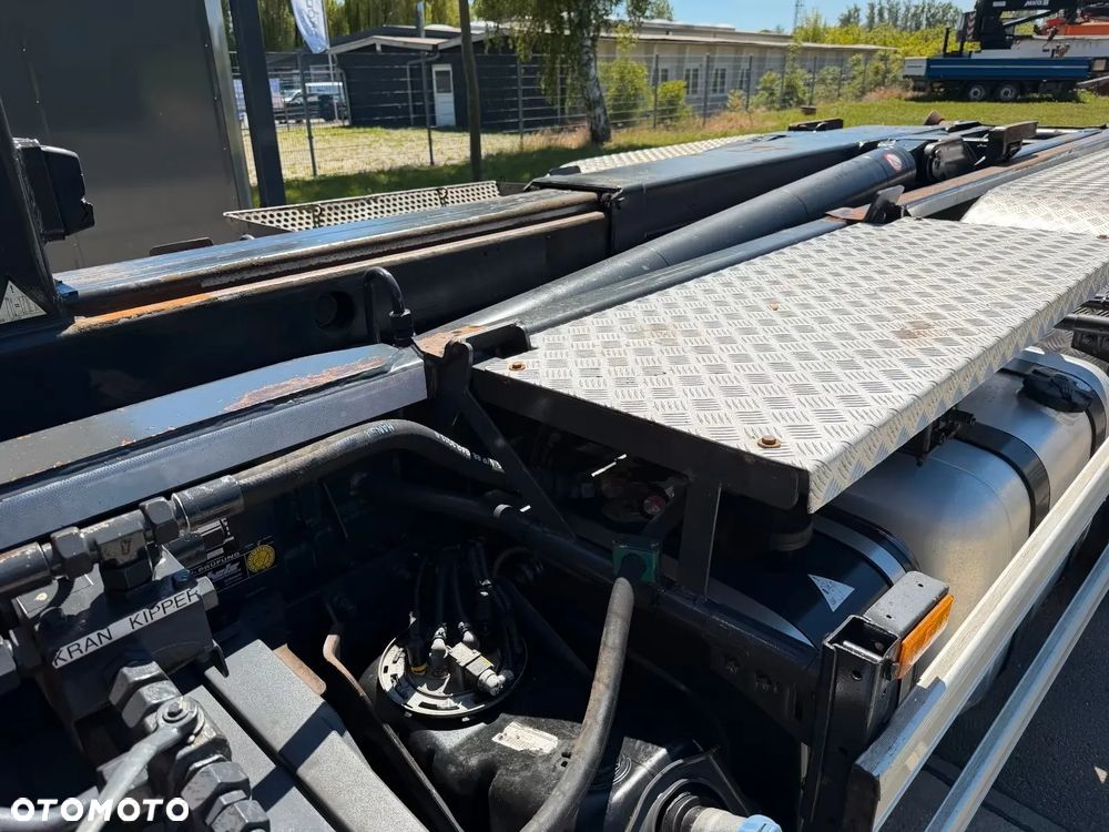 Mercedes-Benz ANTOS 2533 6x2 + HDS ATLAS sterowany pilotem | EURO 6 | 144 000 KM - 16