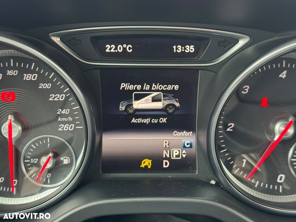 Mercedes-Benz GLA - 24