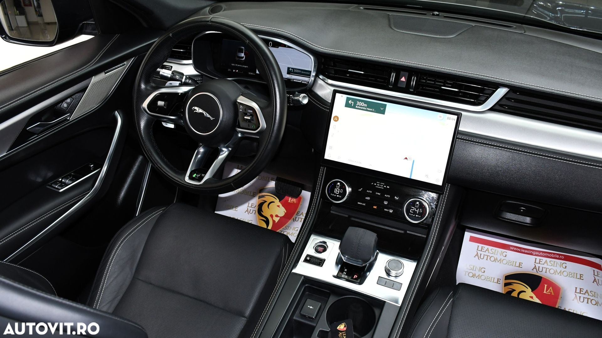 Jaguar F-Pace P400e AWD R-Dynamic SE - 8