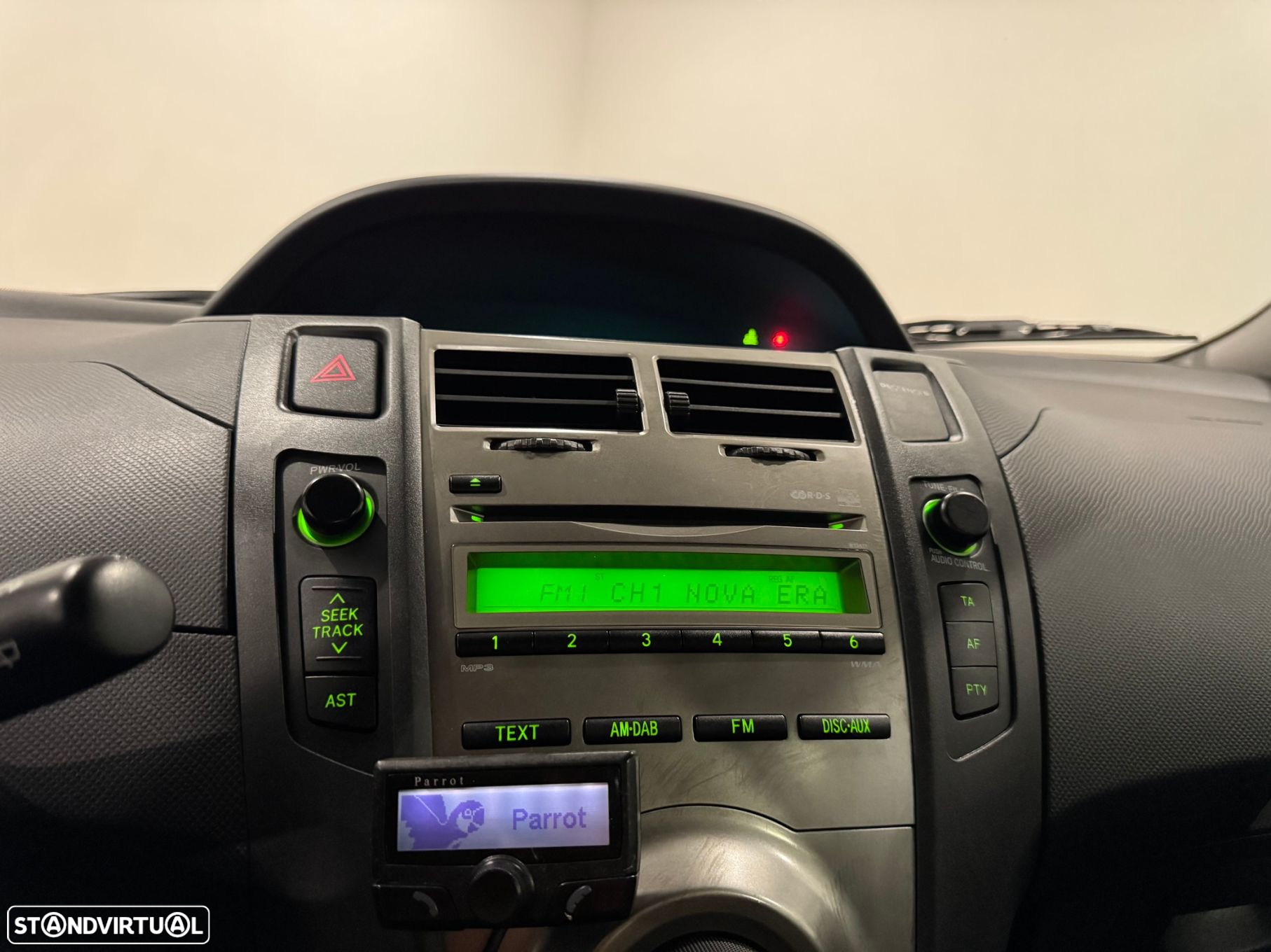 Toyota Yaris 1.0 VVT-i AC - 31