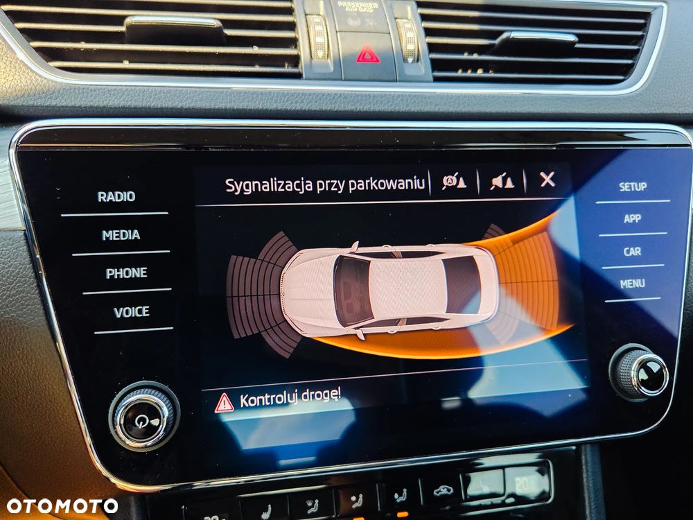 Skoda Superb 2.0 TSI Ambition DSG - 13