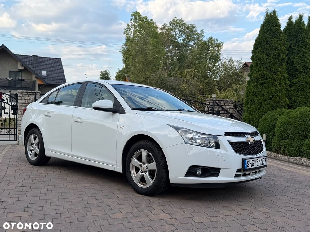 Chevrolet Cruze 1.6 - 12