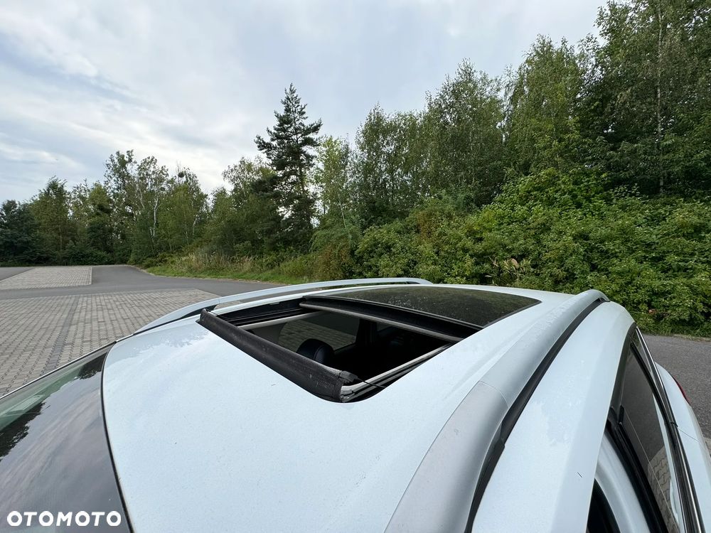Ford Kuga 2.0 TDCi 2x4 Titanium - 11