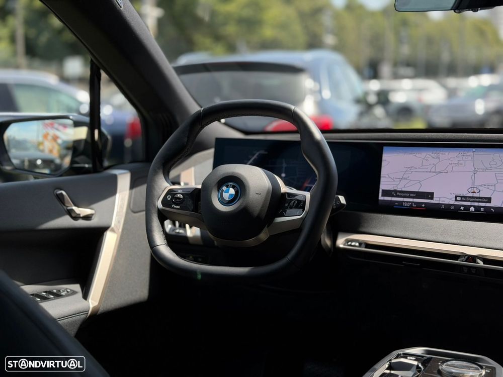 BMW iX xDrive 40 Pack Desportivo - 29