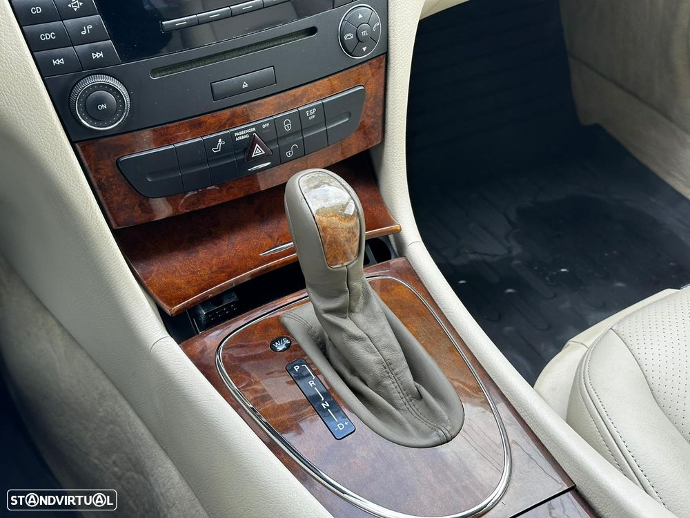 Mercedes-Benz E 220 CDI Auto Elegance - 27