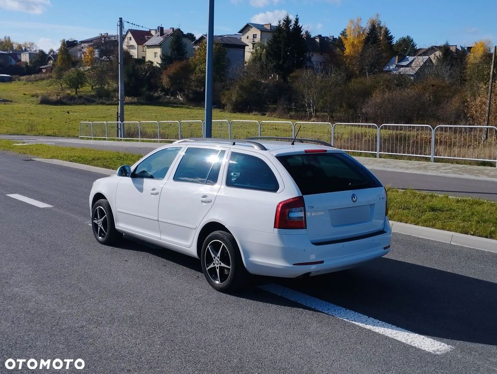 Skoda Octavia 2.0 TDI DPF Ambiente - 4