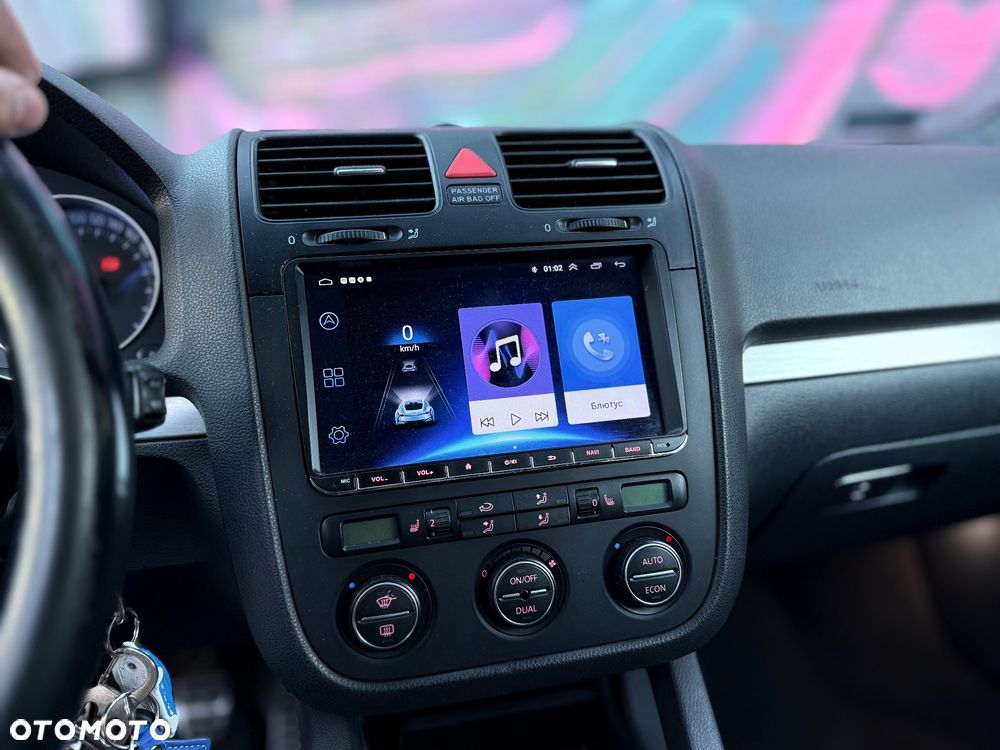 Volkswagen Golf - 10