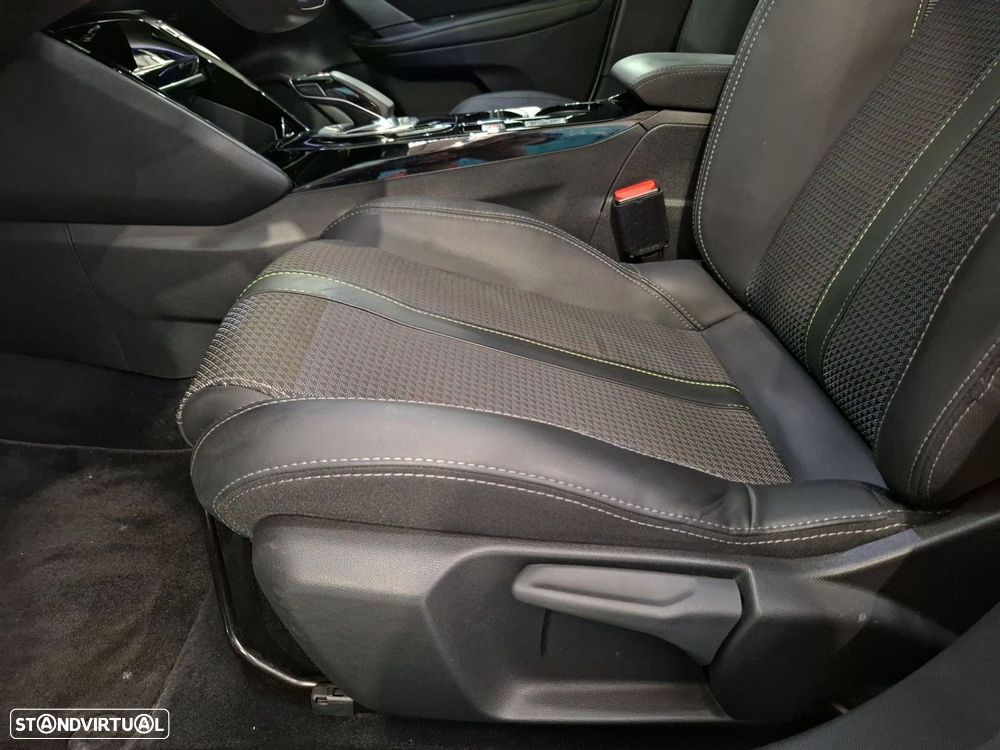 Peugeot e-208 50 kWh GT - 25