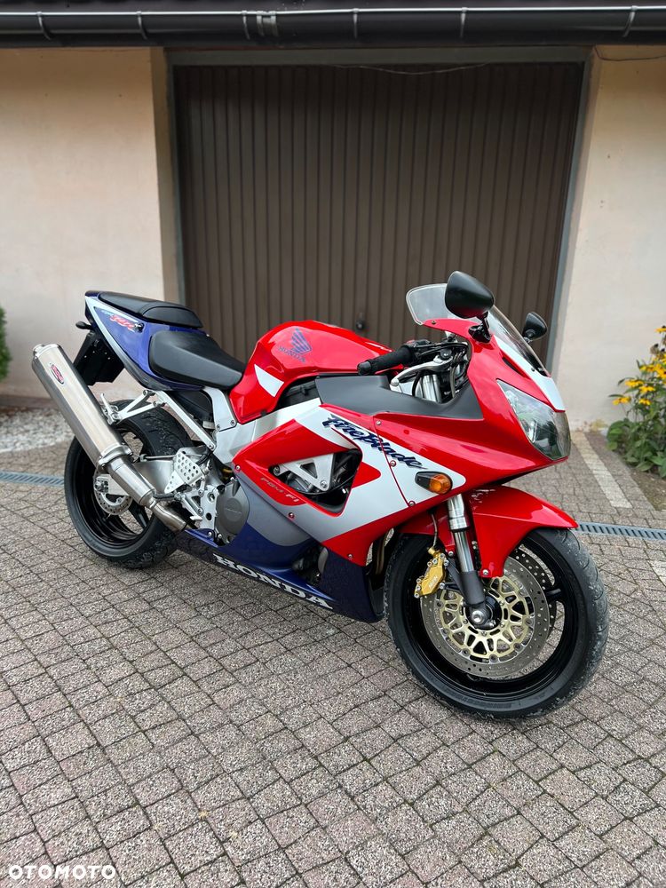 Honda CBR - 33