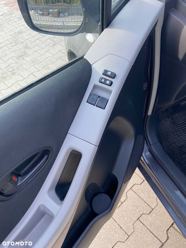 Toyota Yaris - 9