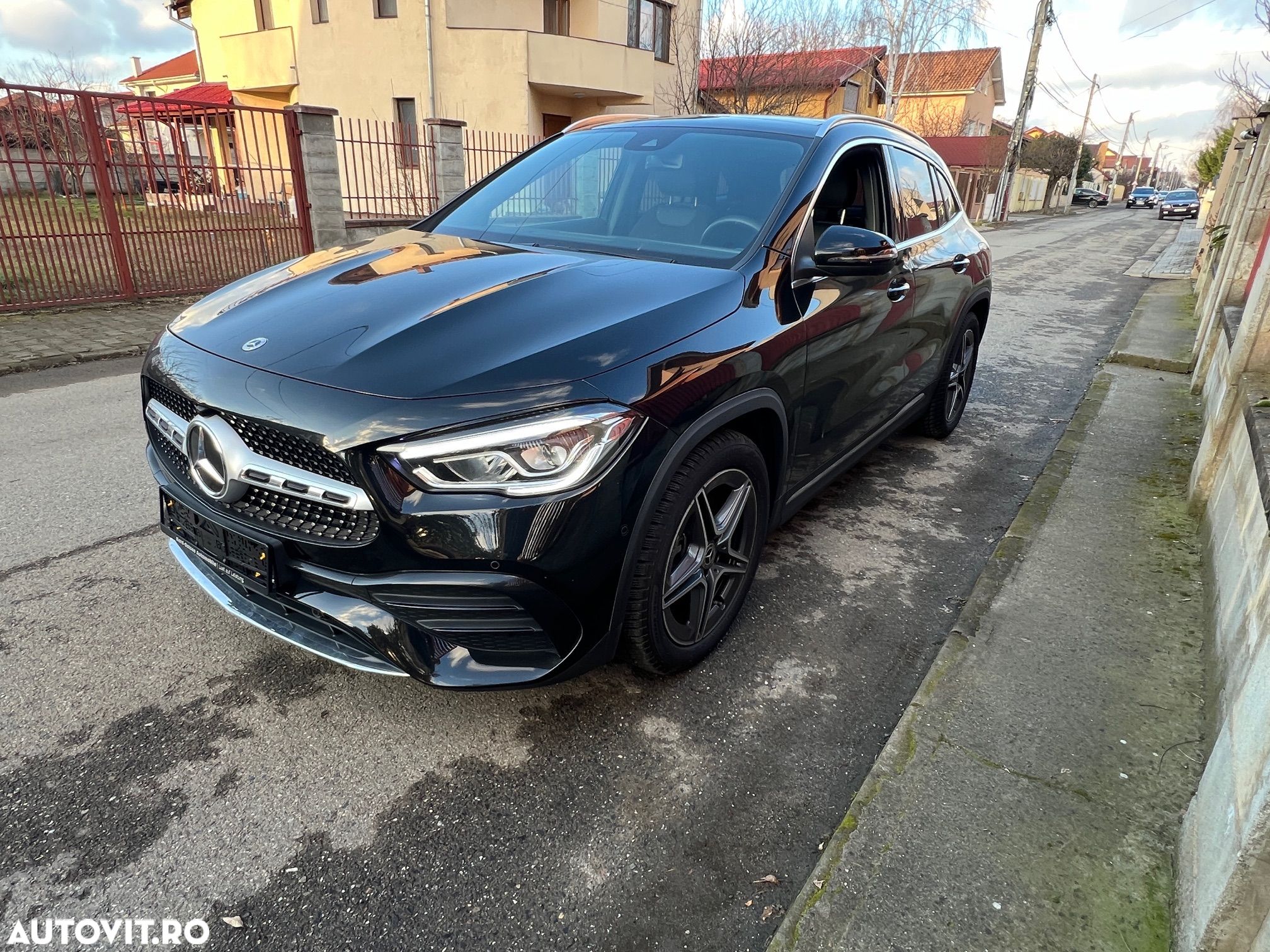 Mercedes-Benz GLA 250 4Matic 8G-DCT AMG Line - 1