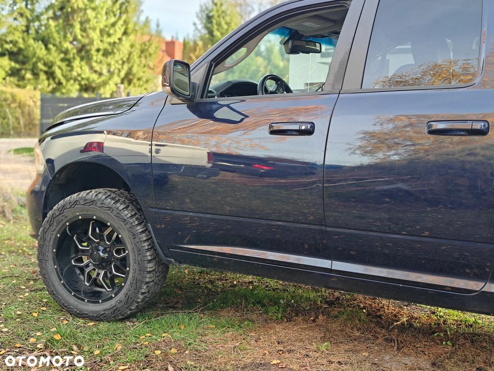 Dodge RAM 1500 5.7 4x4 - 16