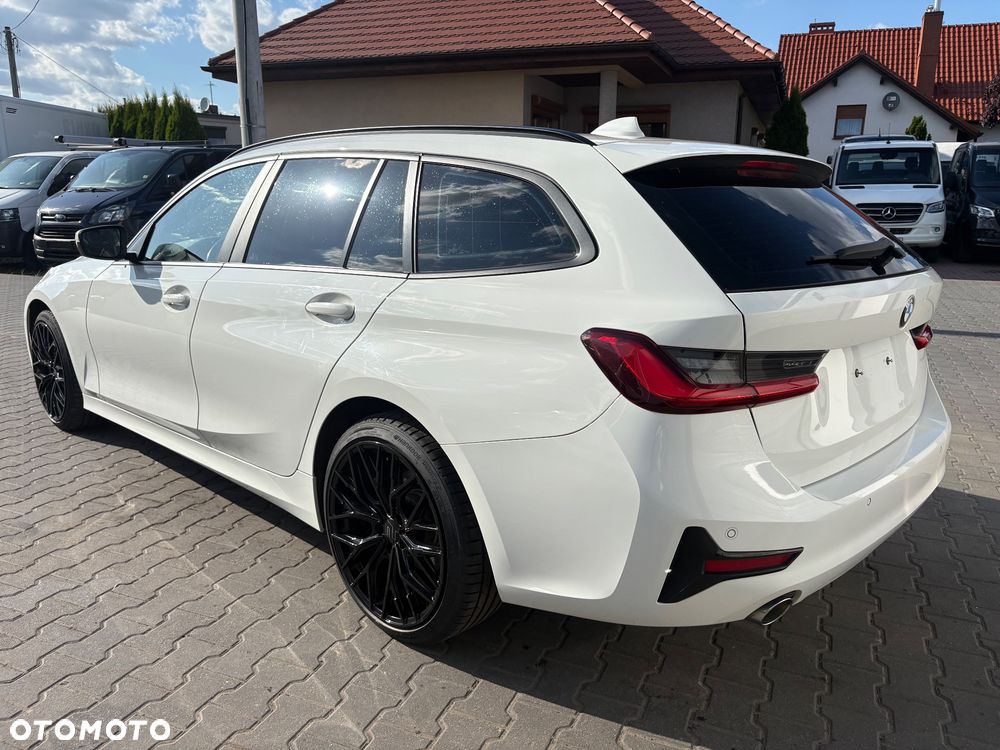 BMW Seria 3 316d mHEV - 9