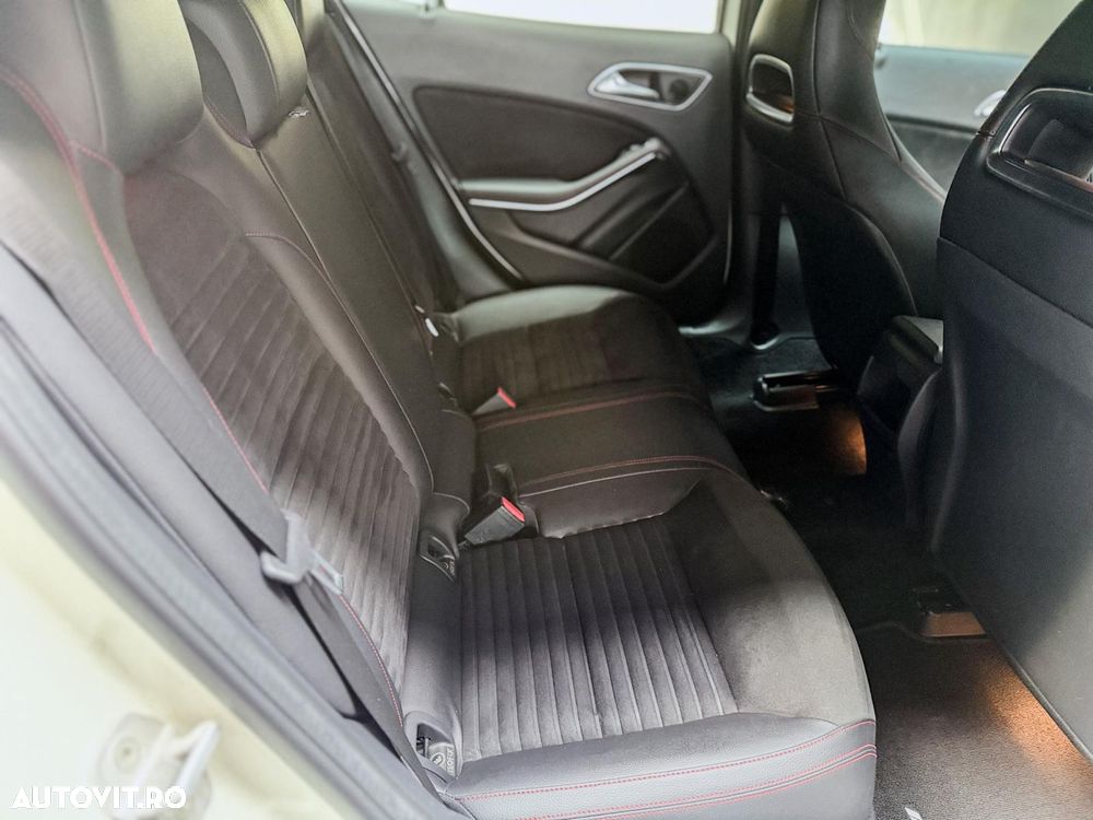 Mercedes-Benz GLA 200 d 4MATIC 7G-DCT AMG Line - 21