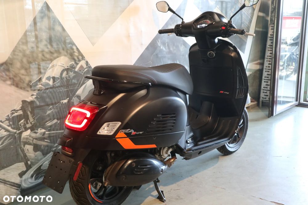 Piaggio Vespa - 17