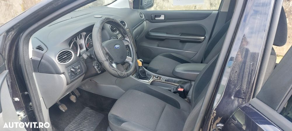 Ford Focus 1.6 TDCI Ghia - 9