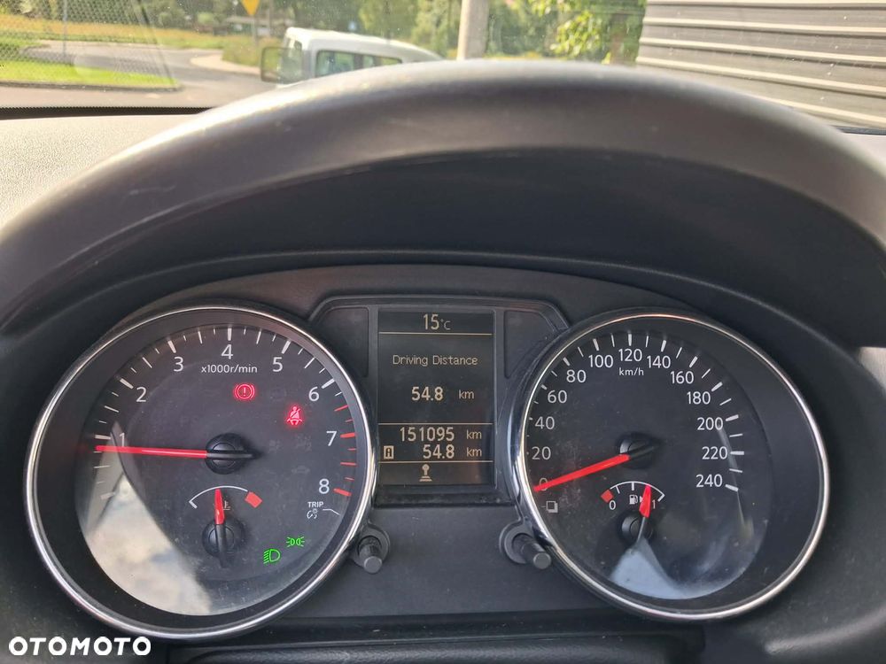 Nissan Qashqai 1.6 visia - 14