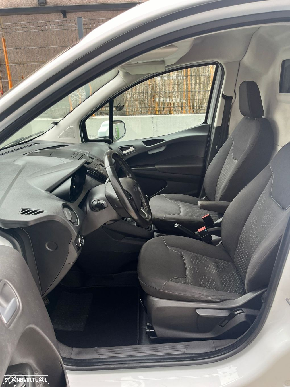Ford Transit Courier 1.5 TDCi Trend - 48