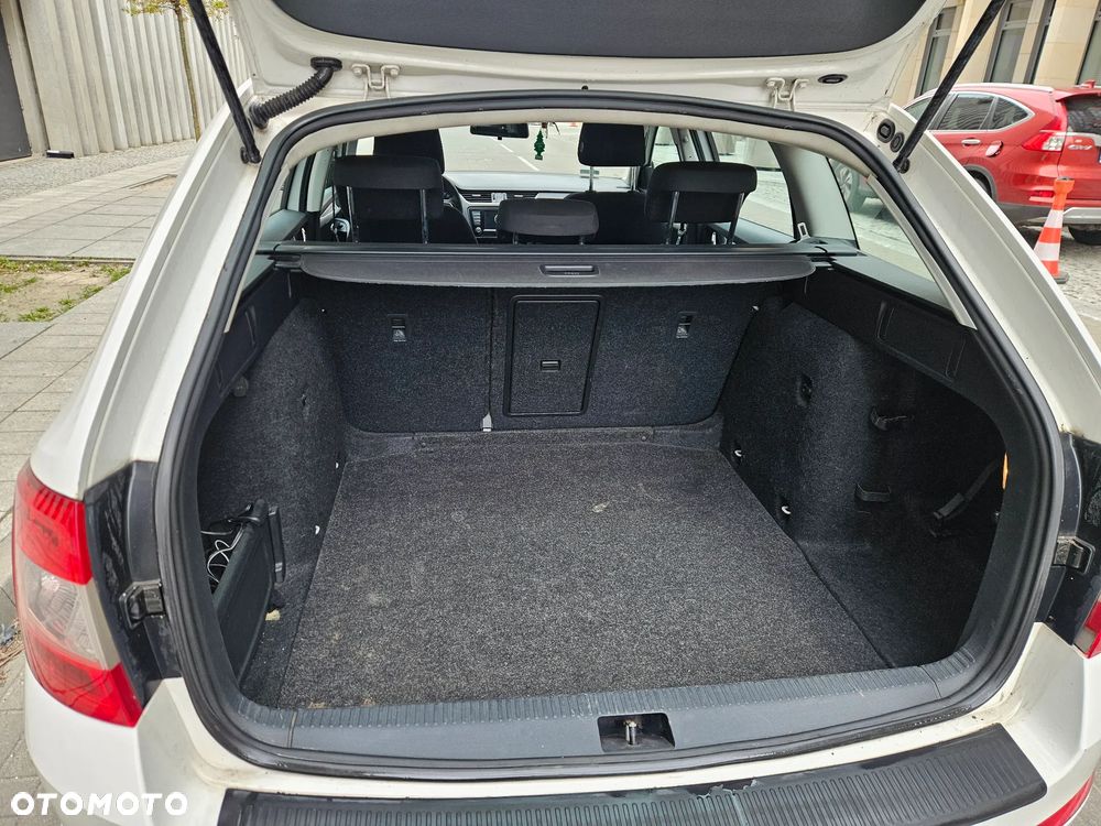 Skoda Octavia 1.6 TDI Edition DSG - 18