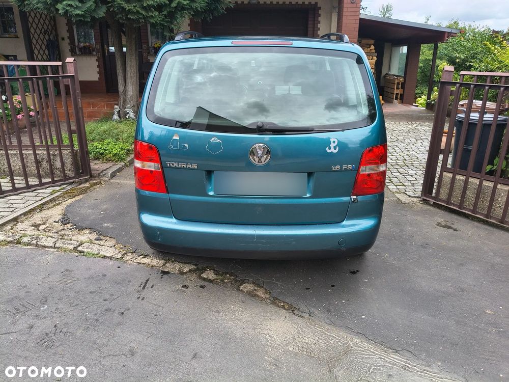 Volkswagen Touran 1.6 FSI Basis - 3