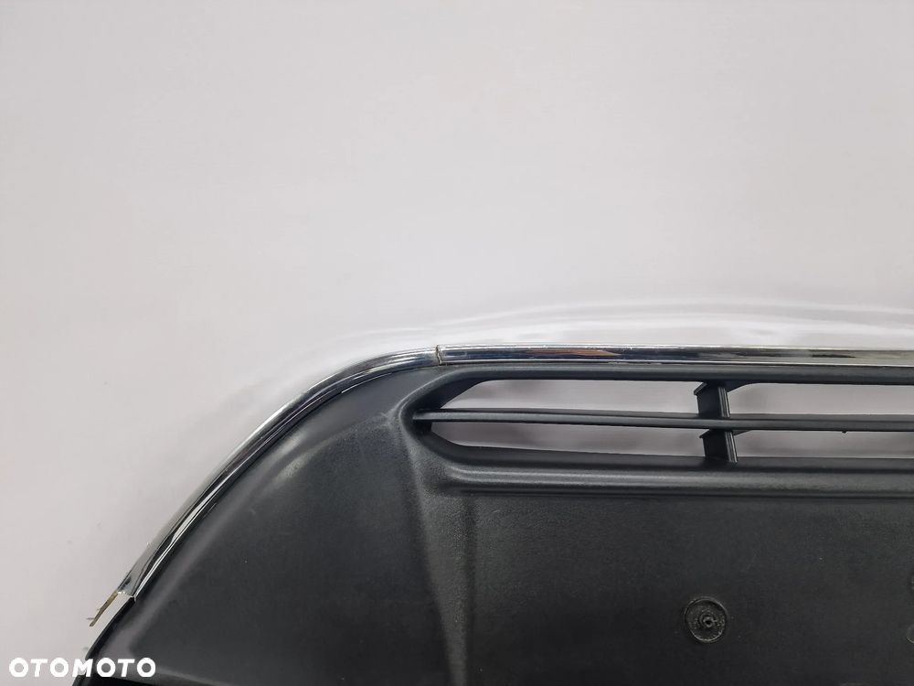 FORD C-MAX MK2 10- KRATKA ŚRODKOWA ZDERZAKA PRZEDNIEGO PRZÓD , NR D2ABB , NR AUKCJI KR172 - 9