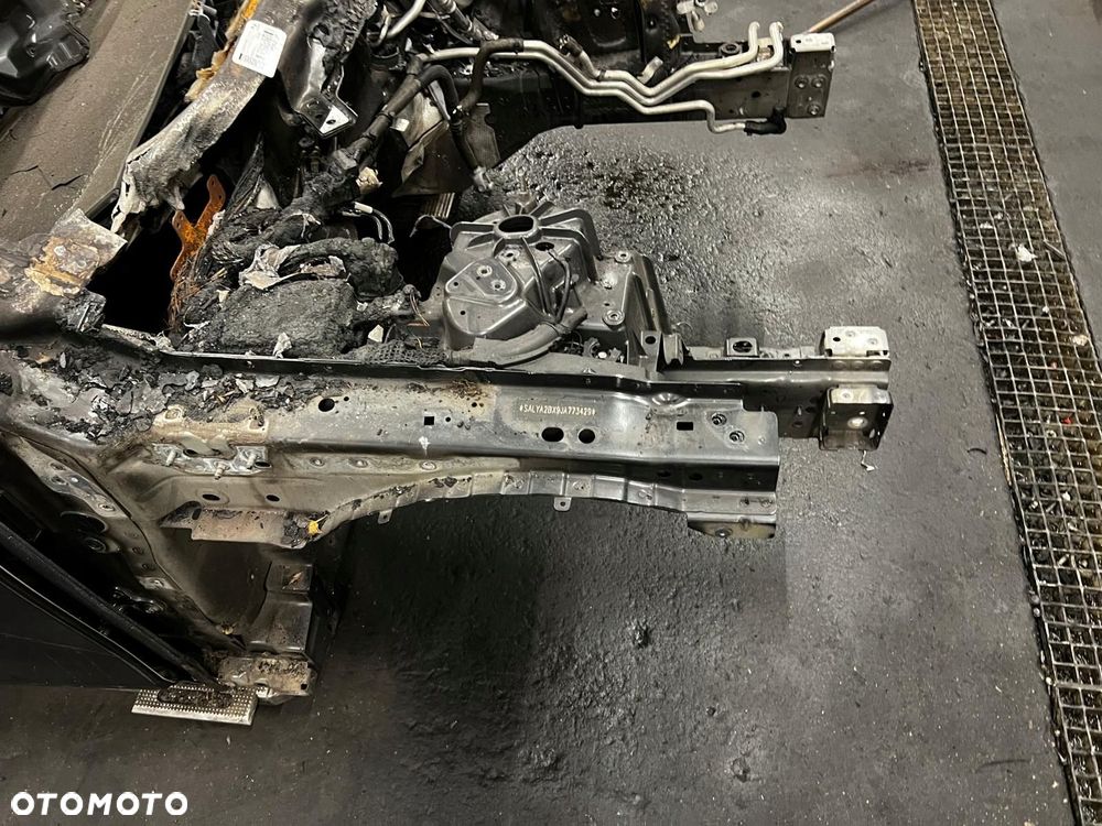 PRAWY PRZÓD ĆWIARTKA PODŁUŻNICA FARTUCH PRÓG RANGE ROVER VELAR L560 - 1