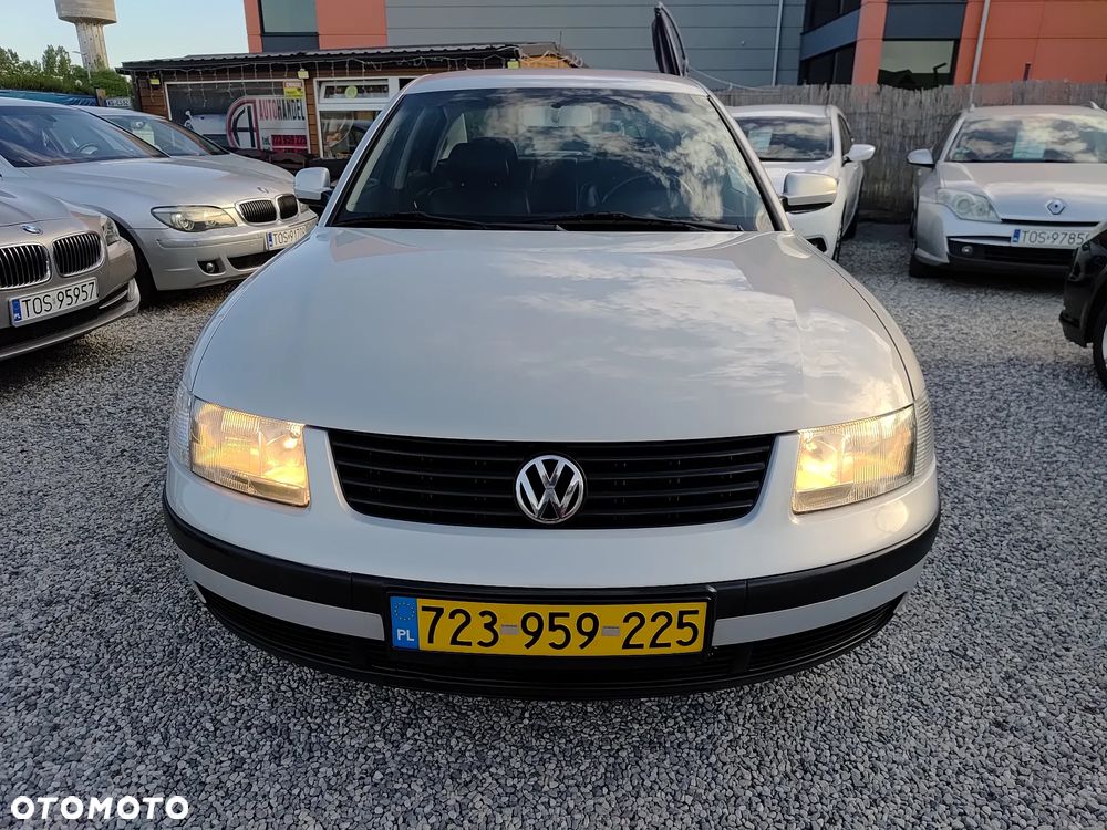 Volkswagen Passat 1.8 - 6