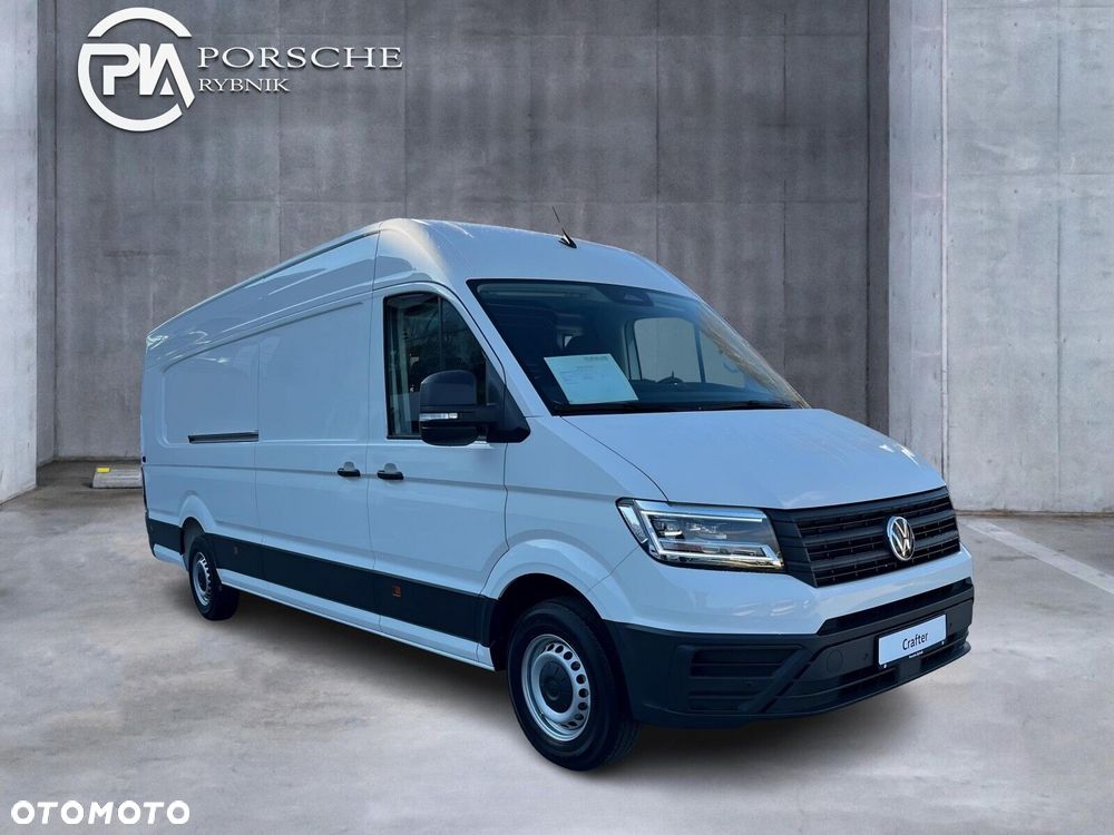 Volkswagen Crafter 35 Furgon z wysokim dachem silnik: 2,0 l EU6 SCR 177 KM / skrzynia biegów: Przedni napęd manualna 6-biegowa rozstaw osi: 4490 mm - 2